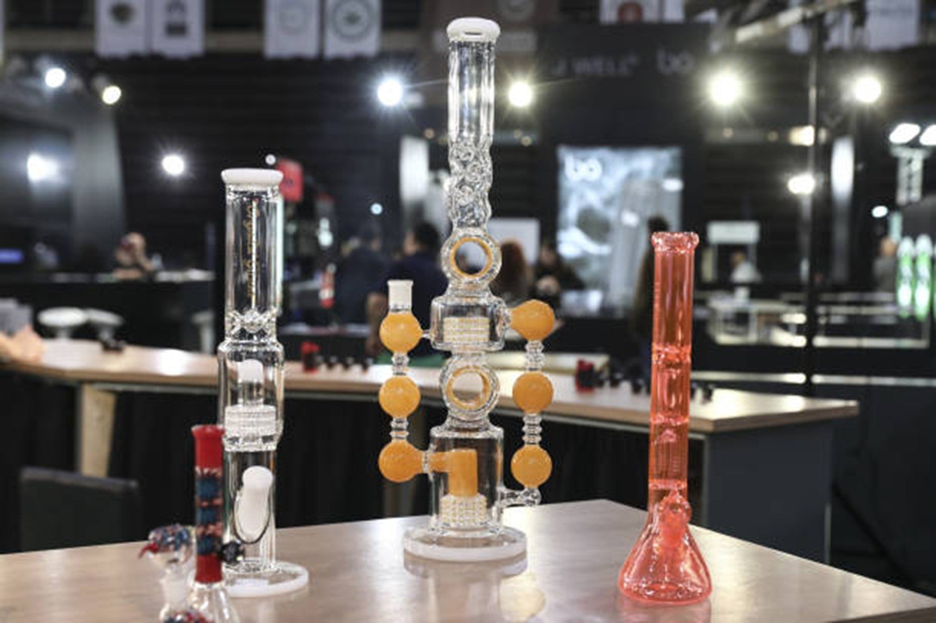 Straight Bong Height Guide for Smooth Pull and Easy Cleaning