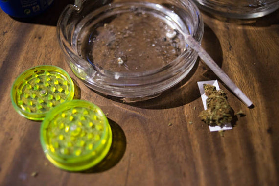 Why Get Grinder with Ashtray: Combos for Cleaner Tables and Faster Cleanup